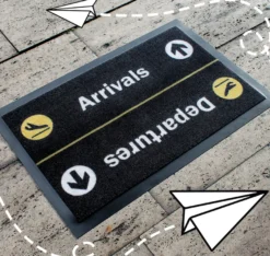 Arrivals/Departures Fußmatte