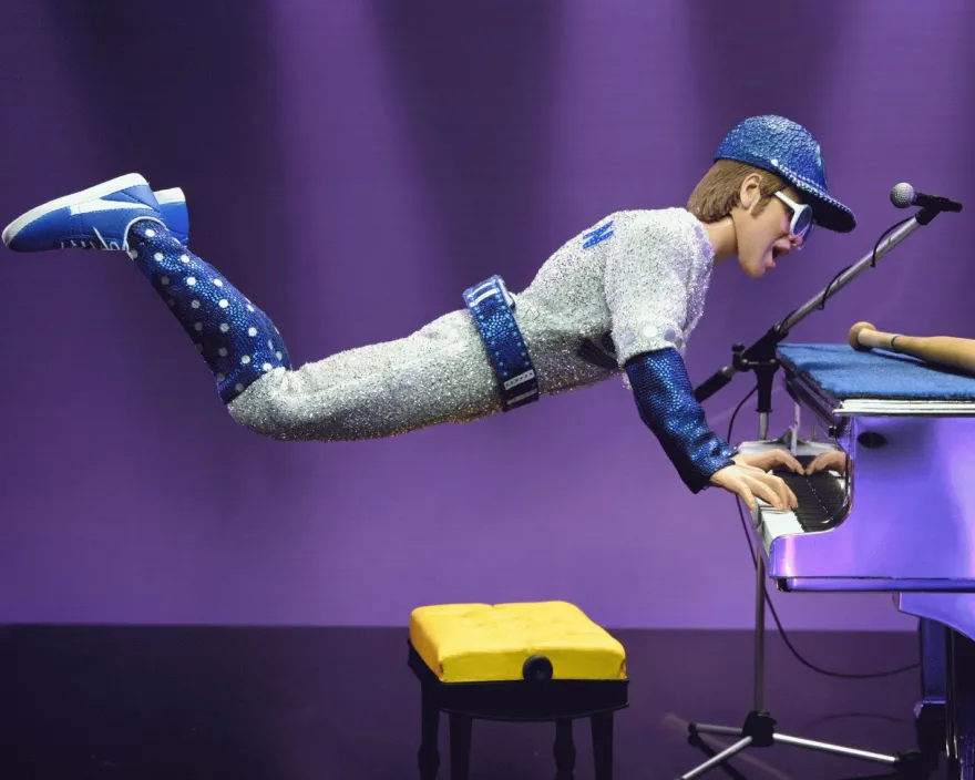 Elton John & Piano Actionfigur Live 1975 incl. Konzertflügel
