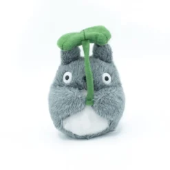 Mein Nachbar Totoro Plüschfigur Totoro mit Blatt