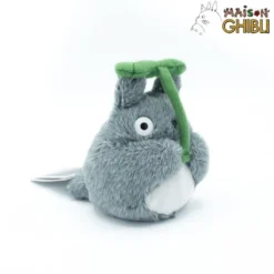 Mein Nachbar Totoro Plüschfigur Totoro mit Blatt