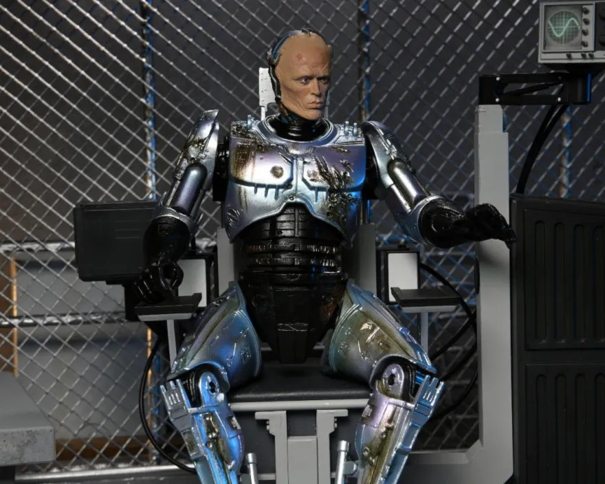 Robocop Actionfigur 7' Scale Ultimate Battle Damaged 1987