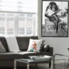 Schimpanse liest Zeitung Chimpanzee reading newspaper