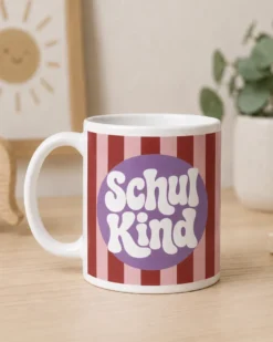 Schulkind Tasse 180 ml - mit 'Schulkind' Aufschrift - peppiges gestreiftes Design