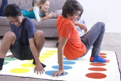 Twister Spieledecke mit Schlüsselanhänger-Drehscheibe,