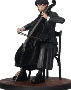 Wednesday Figur mit Cello