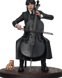 Wednesday Figur mit Cello