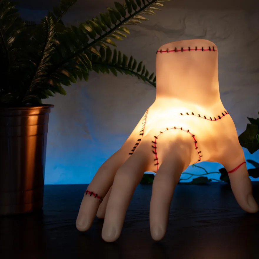 Wednesday LED Tischlampe Eiskaltes Händchen