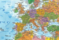 Weltkarte Poster Flaggen 2025 - MAPS IN MINUTES™